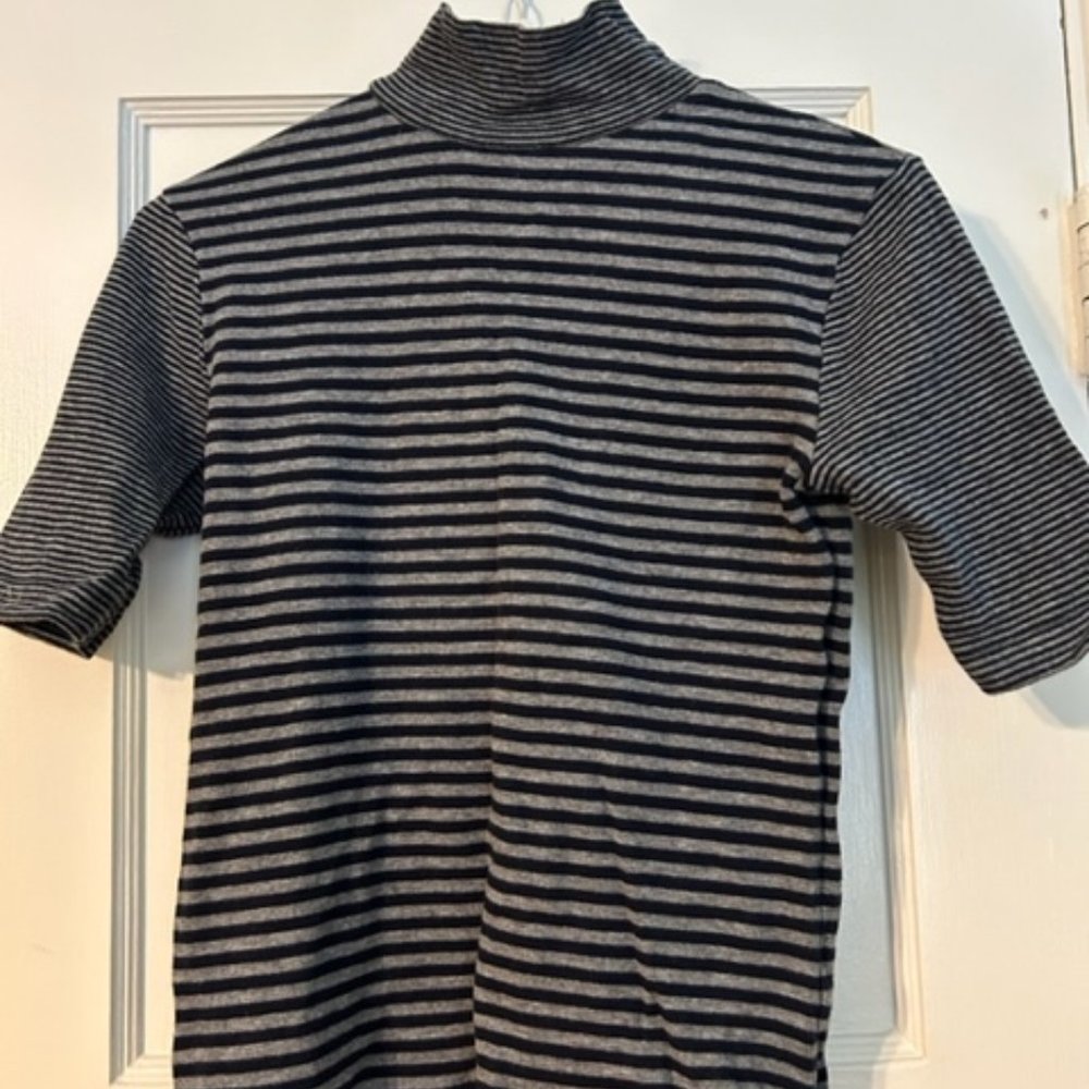 Short-sleeve mock turtleneck black and grey striped top